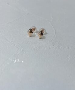 Alternative view of 18K 立體菱形耳環-玫瑰金色